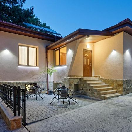 Къща За Гости Relax Hisarea Exterior foto