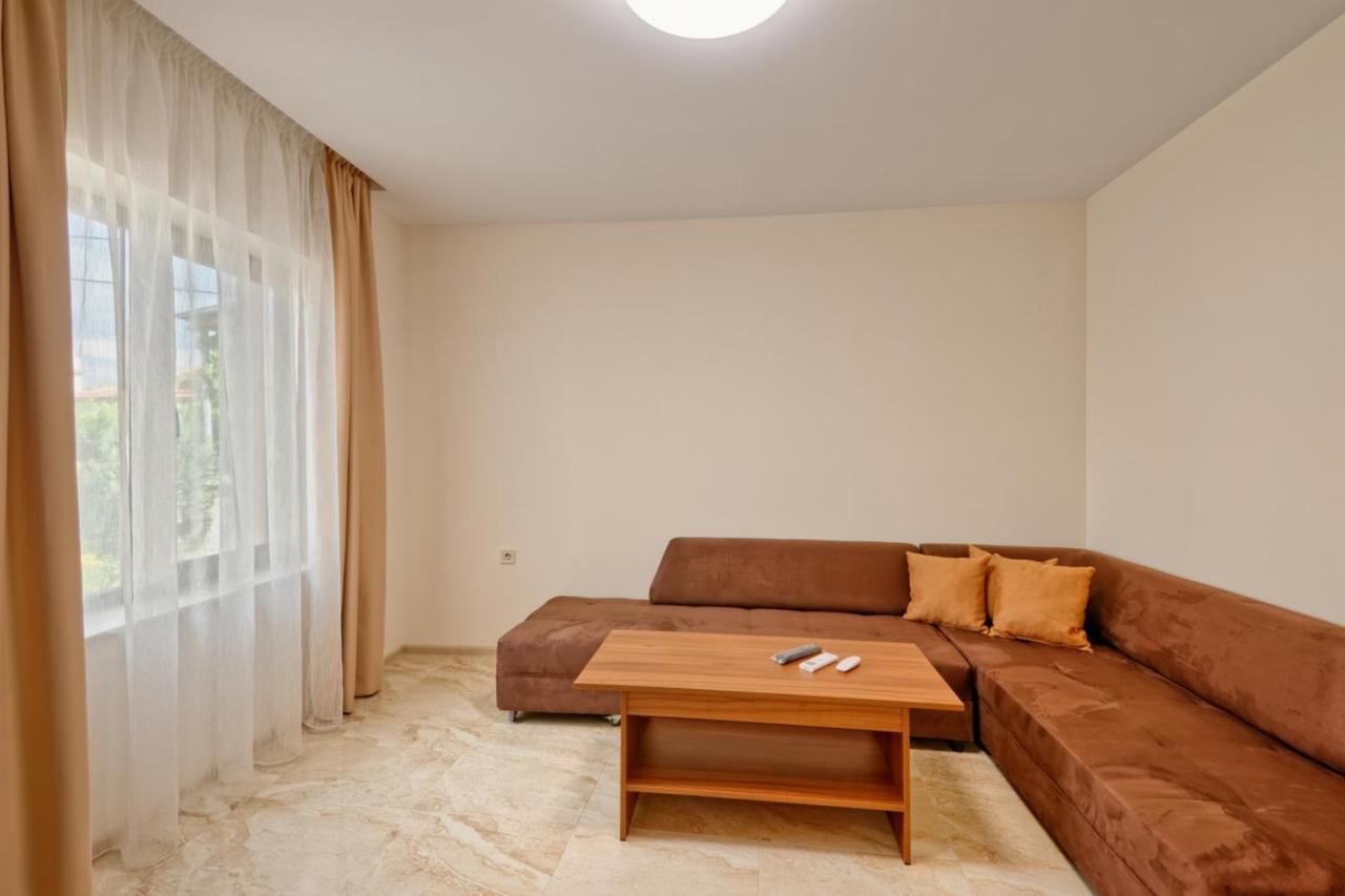 Къща За Гости Relax Hisarea Exterior foto