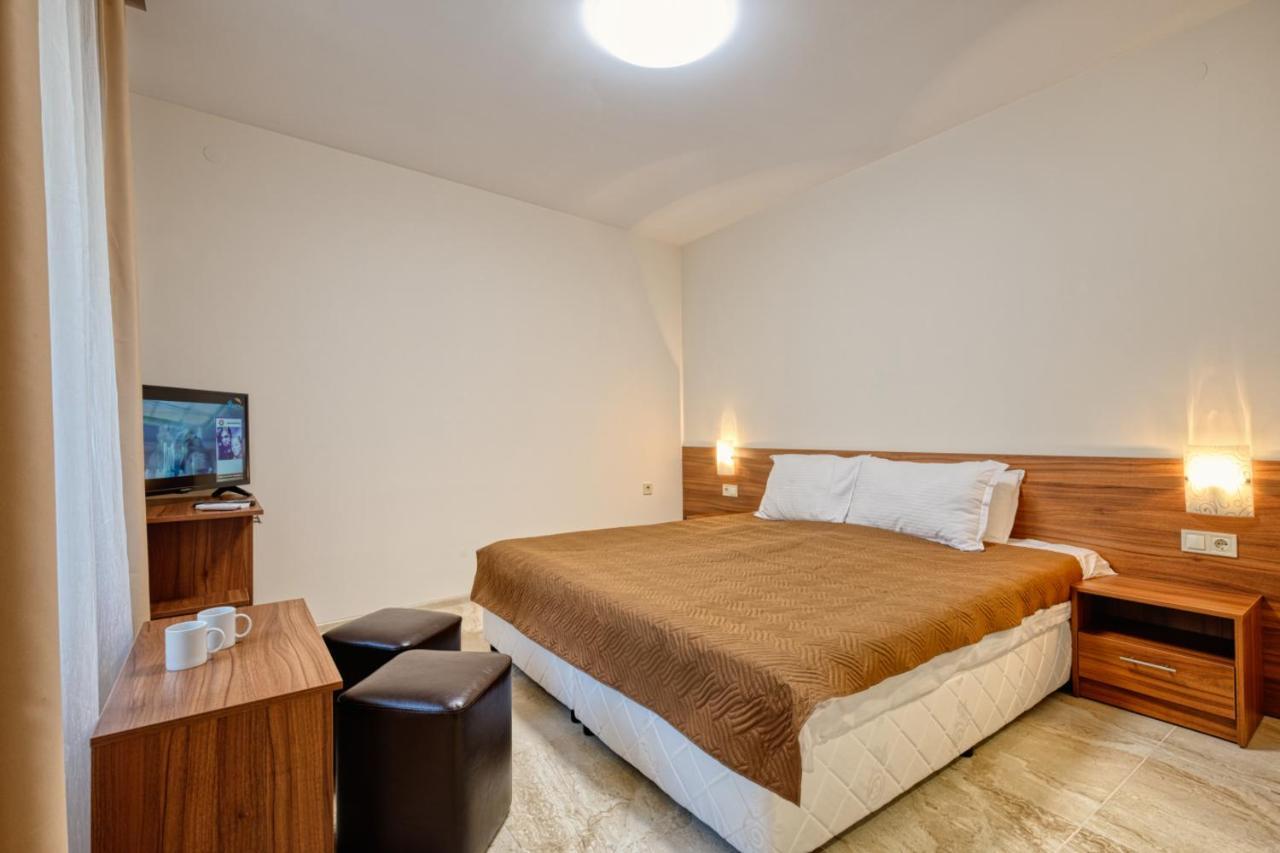 Къща За Гости Relax Hisarea Exterior foto