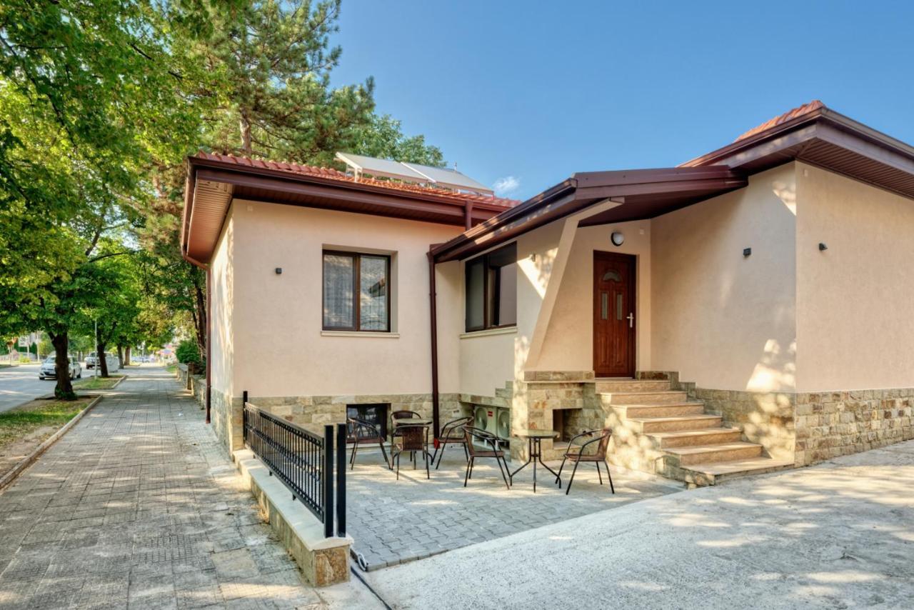 Къща За Гости Relax Hisarea Exterior foto